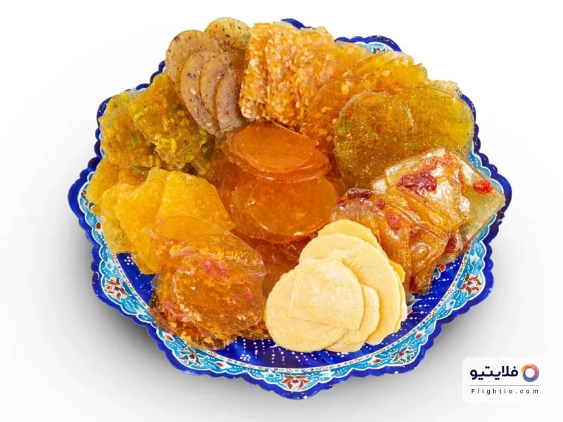 پولکی از سوغاتی‌های خوشمزه اصفهان