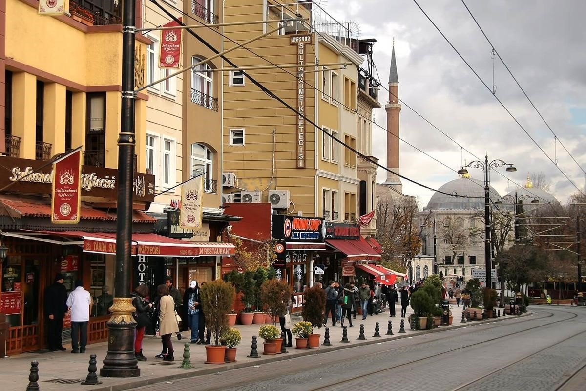 خیابان دیوان (Divan Caddesi)