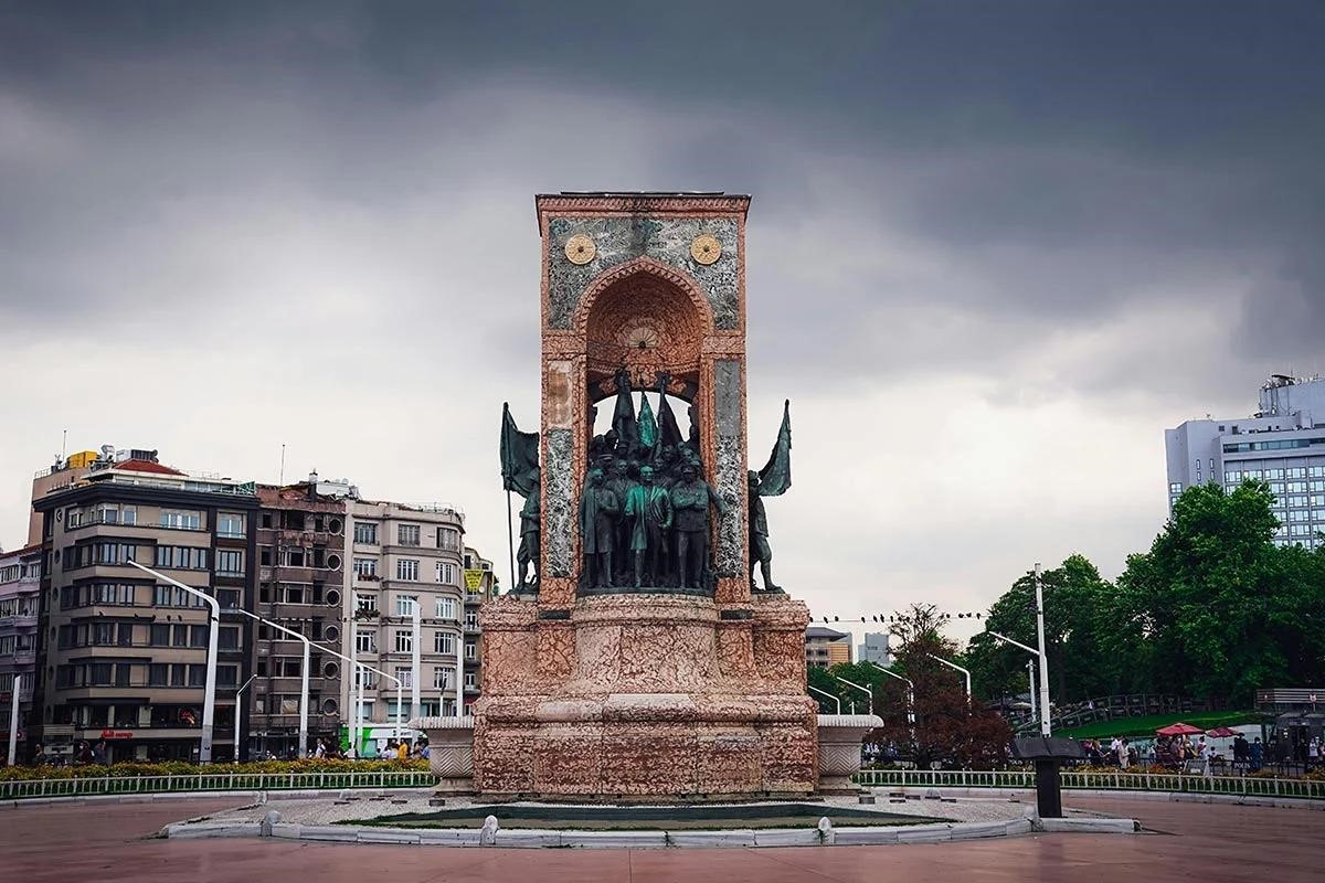 میدان&zwnj;های معروف استانبول