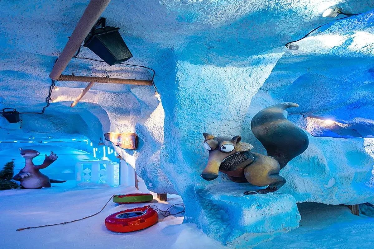 سرزمین برفی مشهد