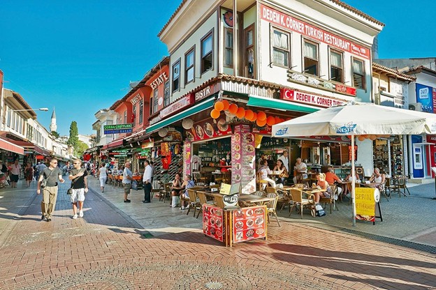 بازارها و مراکز خرید کوش آداسی