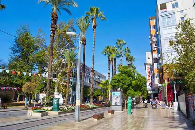 بلوار آتاتورک آنتالیا