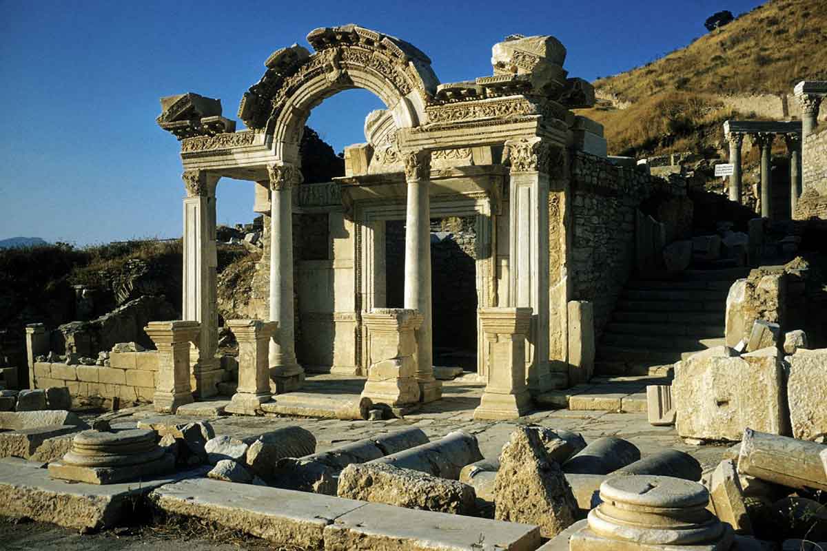 شهر باستانی اِفِسوس ازمیر (Ephesus)؛ شهری سنگی با تاریخ زنده امپراتوری روم