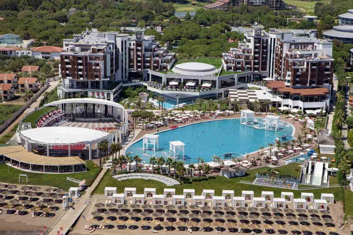 هتل سلکتوم لاکچری (Selectum Luxury)