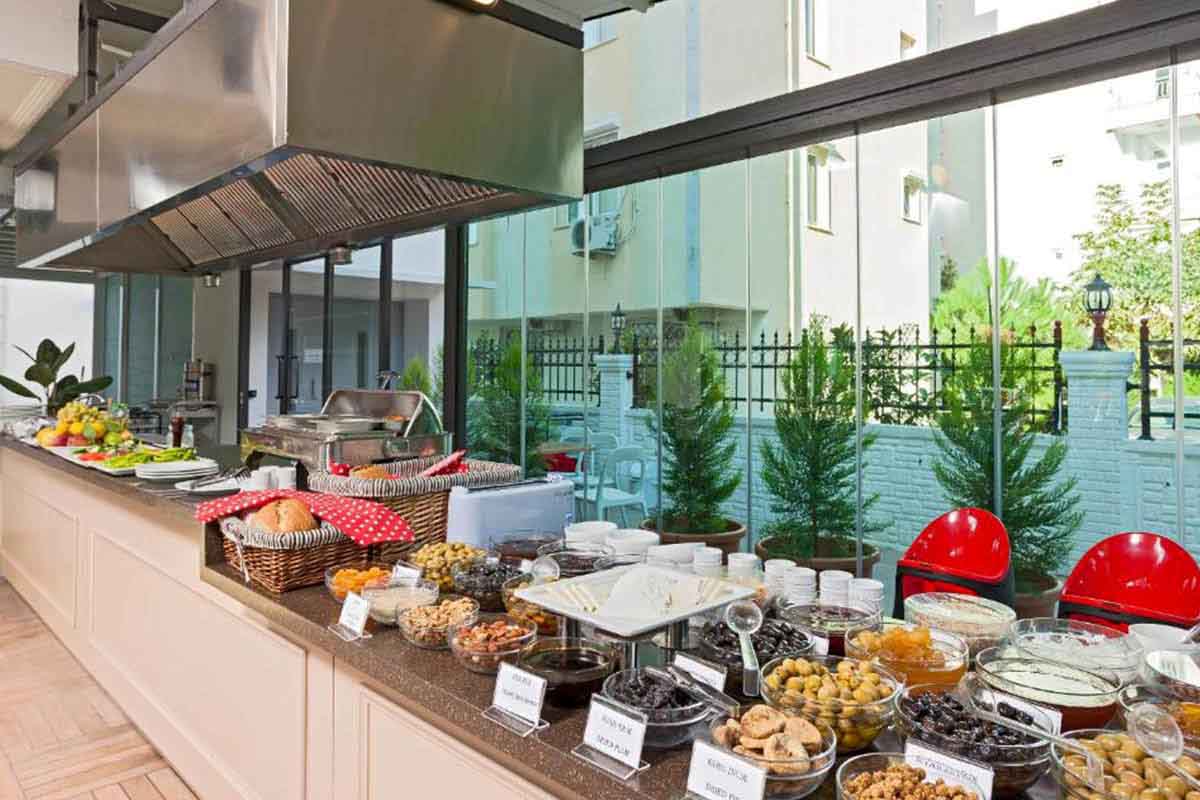 اتاق و آپارتمانهای د روم (The Room Hotel & Apartments)