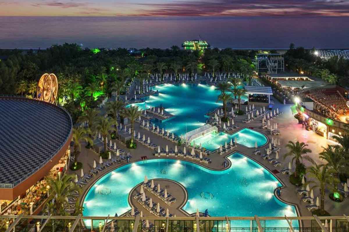 دلفین پالاس لارا (Delphin Palace Hotel)