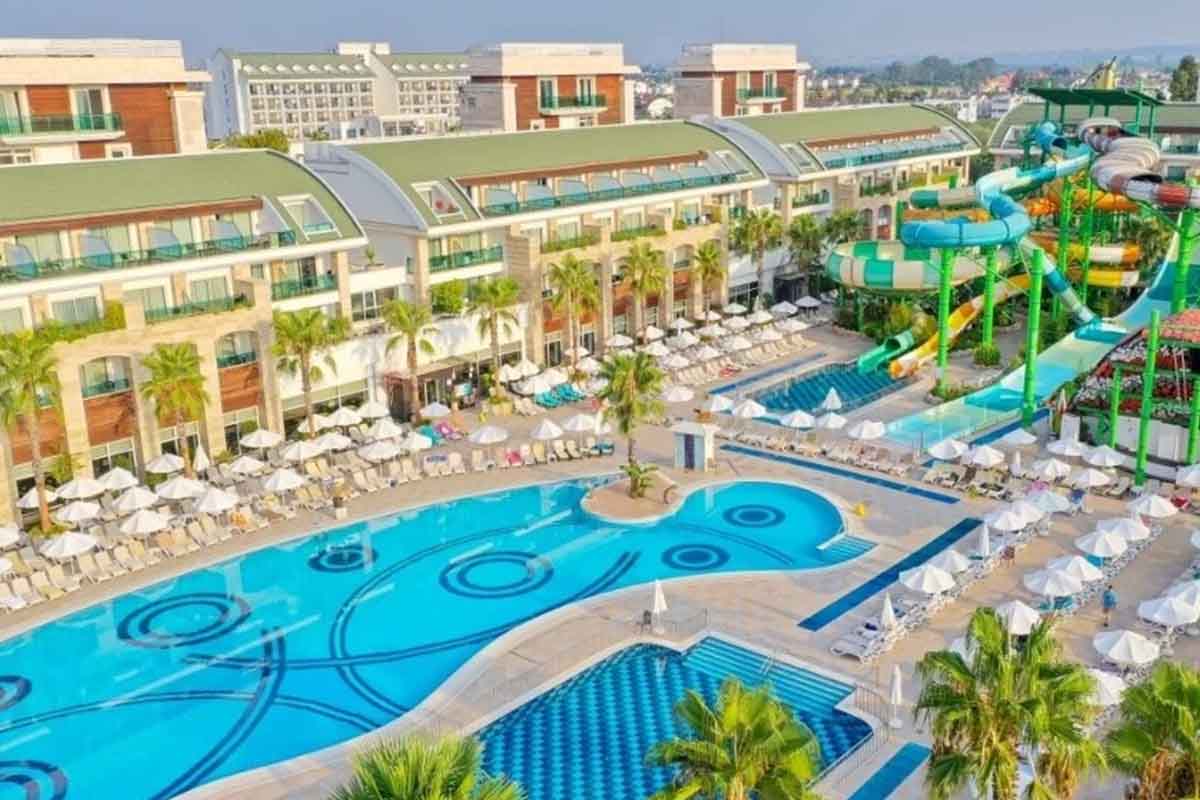 کریستال واتر ورلد آنتالیا (Crystal Waterworld Resort & Spa)