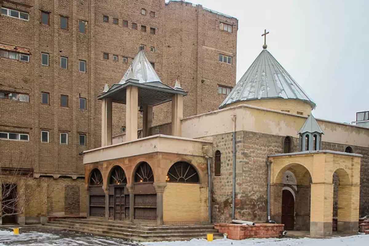 11. کلیسای مریم مقدس