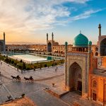 نمایی از بالای عالی قاپو میدان نقش جهان با حوض بزرگ وسط