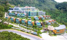 Crest Resort & Pool Villas Hotel