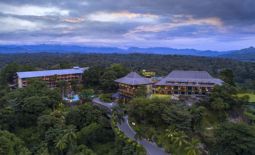 Earl’s Regency Hotel